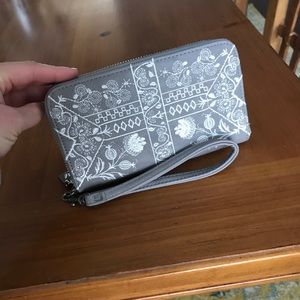 Gray and white zippered wallet/wristlet
